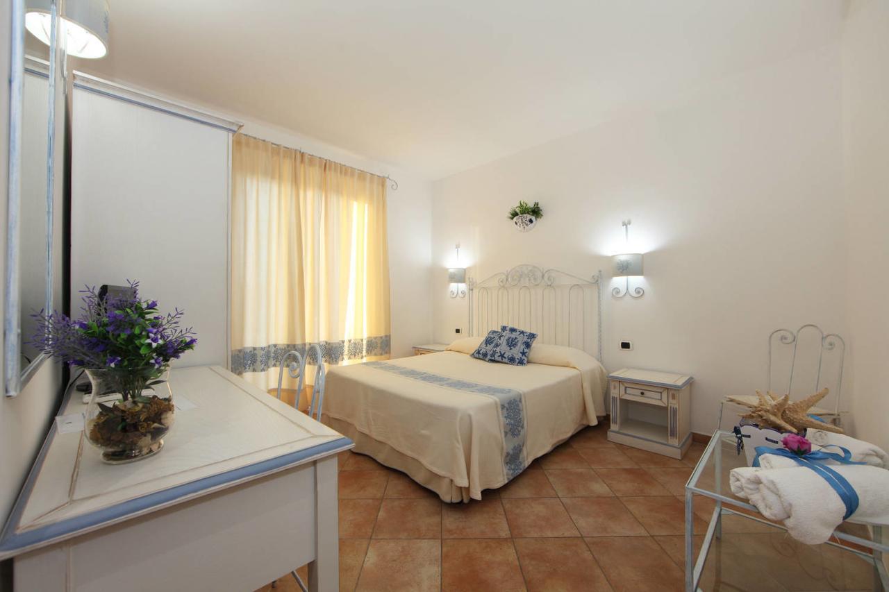 Guest House Villabianca La Maddalena  Exterior photo