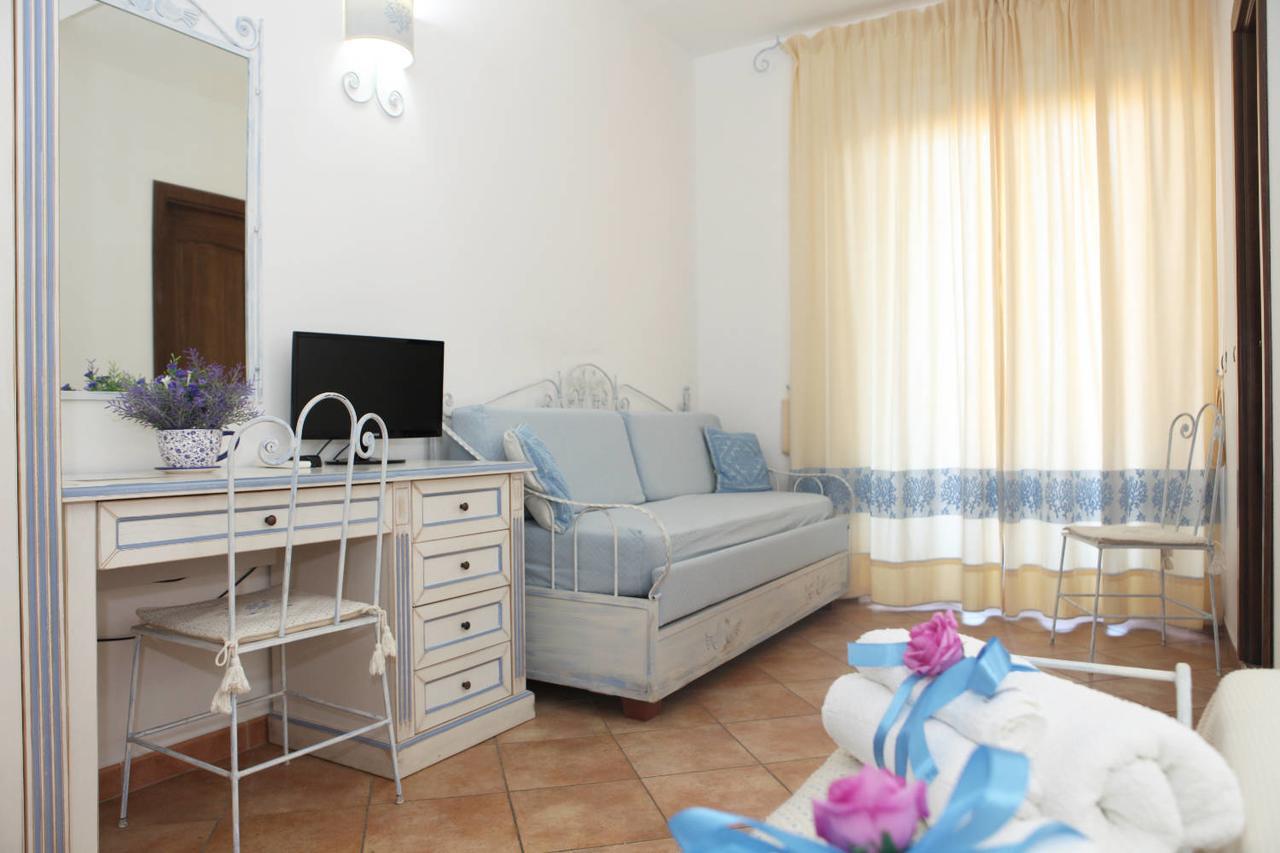 Guest House Villabianca La Maddalena  Exterior photo